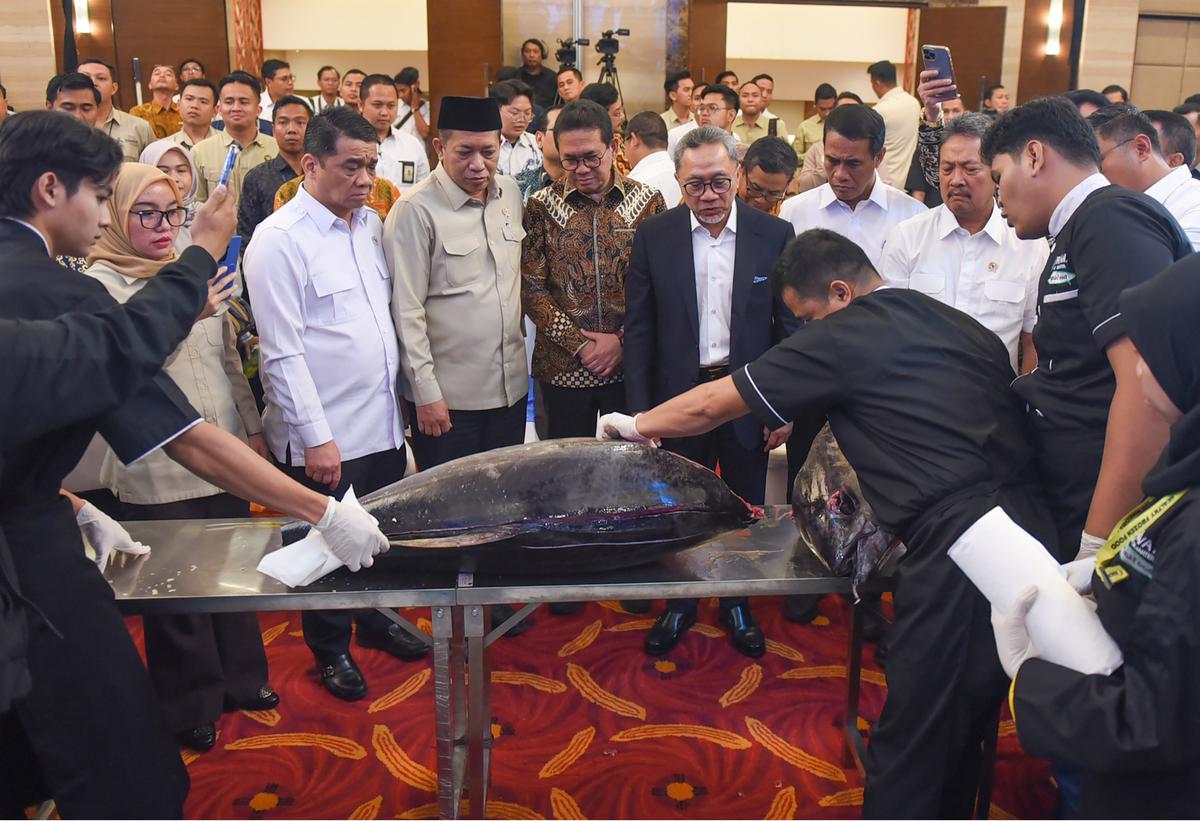 FOTO: Setahun Pemerintahan Prabowo, Zulhas Umumkan Impor Beras Nol Persen