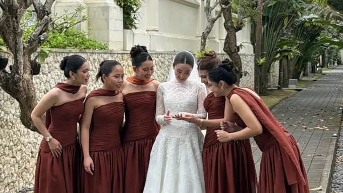 Dea Annisa hingga Laura Theux Lakukan Ritual Bridesmaid Streching Sebelum On Duty, Perlukah Dilakukan?
