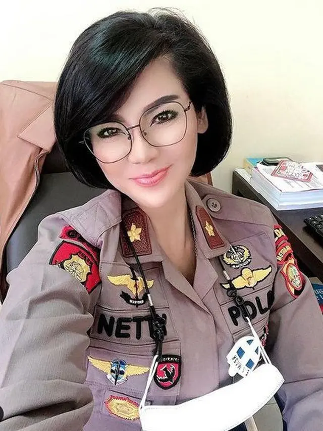Disebut Mirip Artis, Ini 6 Potret Polwan Netty Rosdiana Siagian yang Viral