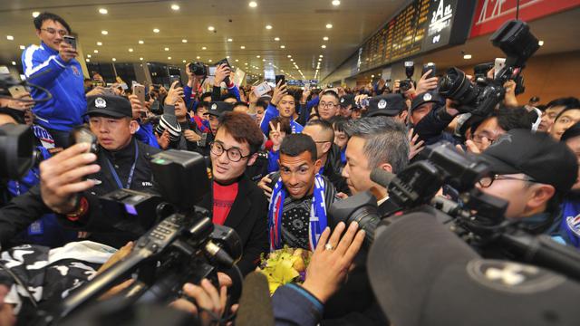 Carlos Tevez tiba di Tiongkok