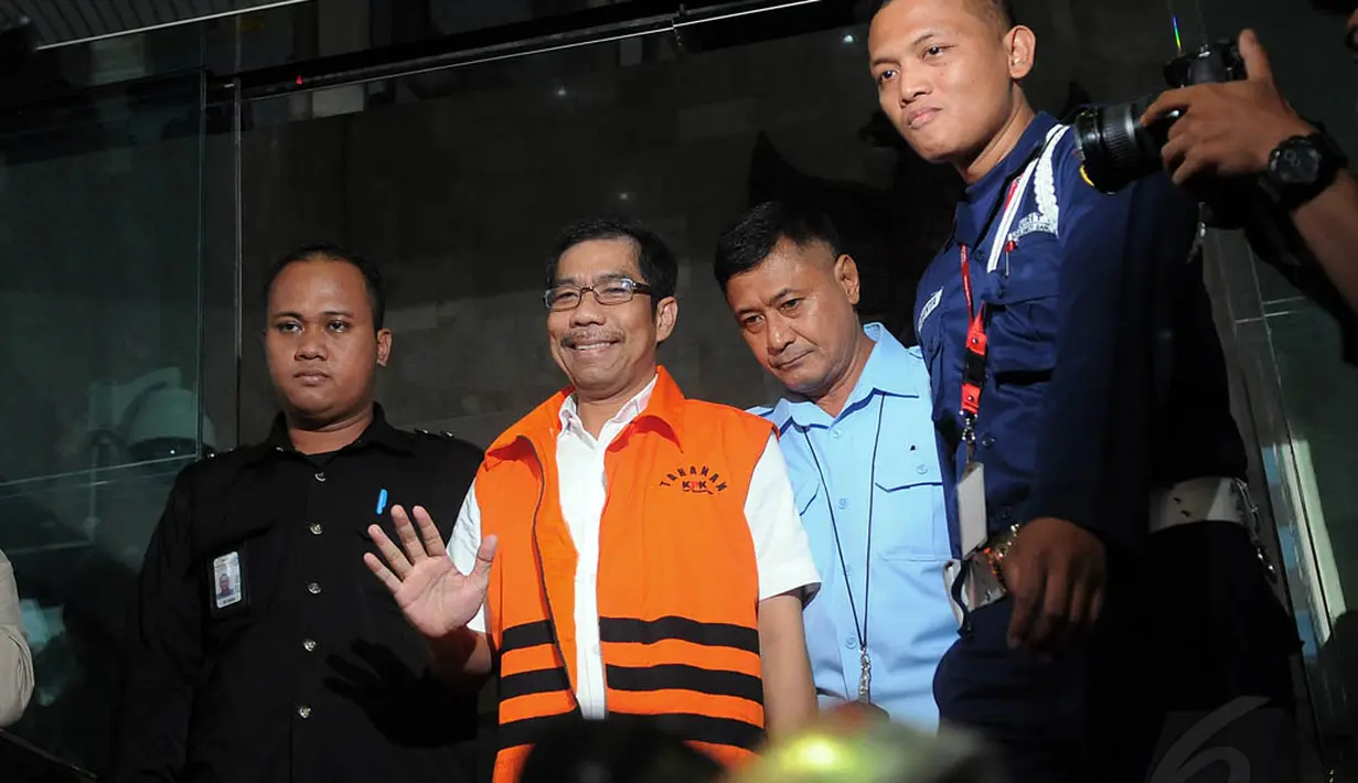 Setelah diperiksa hampir delapan jam, Walikota Palembang Romi Herton ditahan di Rutan Guntur, Jakarta, Kamis (10/7/14). (Liputan6.com/Faisal R Syam)