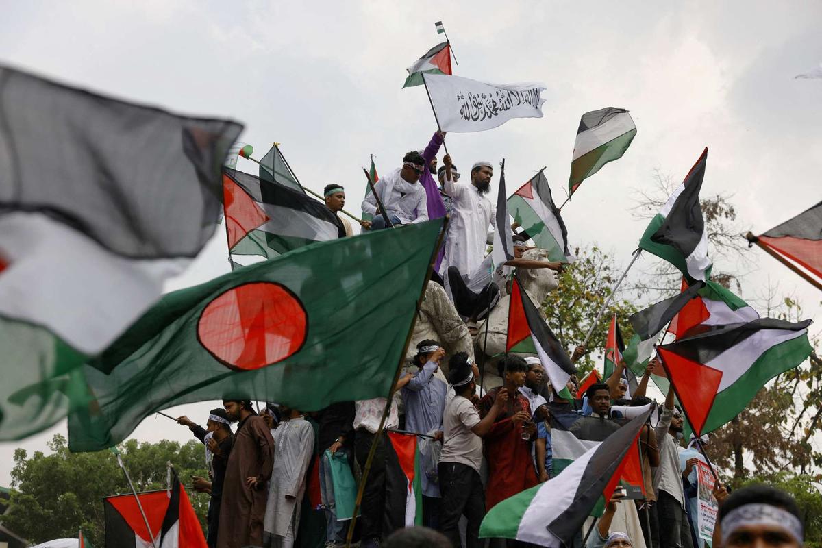 Lautan manusia sesaki aksi solidaritas untuk warga Palestina di Bangladesh