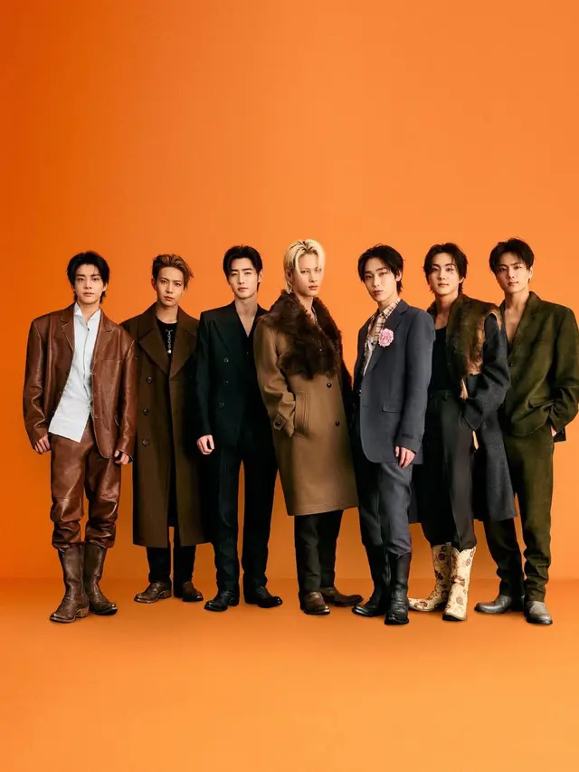 Chemistry Karina aespa dan ENHYPEN Jadi Pusat Sorotan di Prada Show, Kompak Tampil Professional Pakai Jas