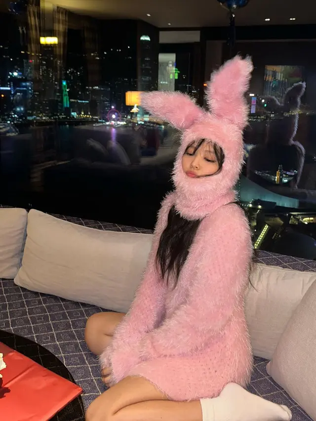 Gaya Jennie BLACKPINK Jadi Kelinci dengan Topeng Rp7,5Jutaan di Momen Selebrasi Ulang Tahun