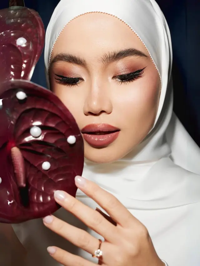 Serba Lowkey dari Nikah di KUA Sampai Makeup Sendiri, Intip Beauty Look Sashfir di Hari Pernikahan