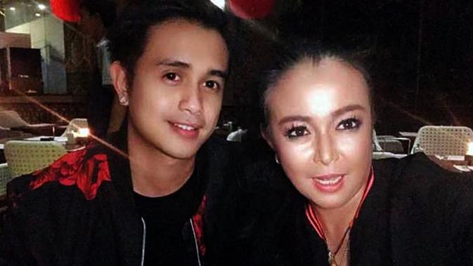 Biar Ikut Terus, Ajun Perwira Bikin Tato Wajah Istri ...