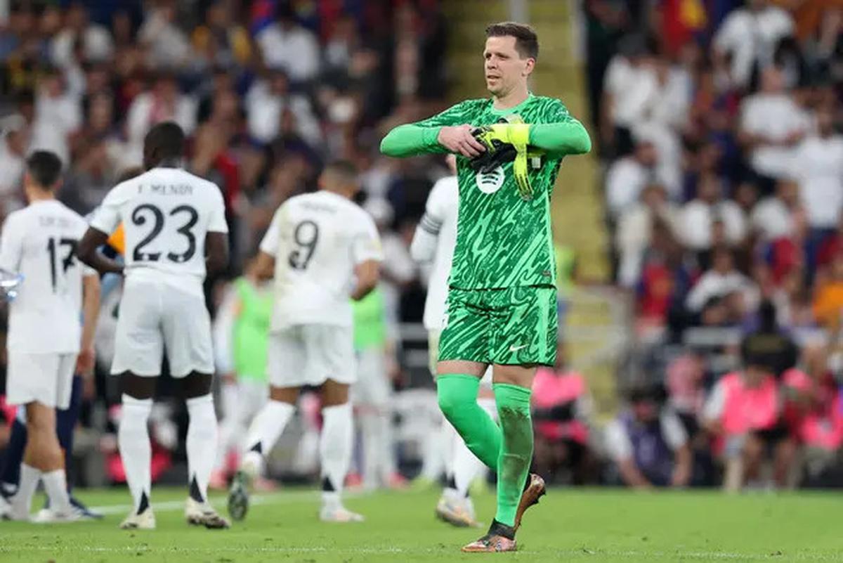 Terkenal Cool, Szczesny Nangis Juga usai Barcelona Menang El Clasico