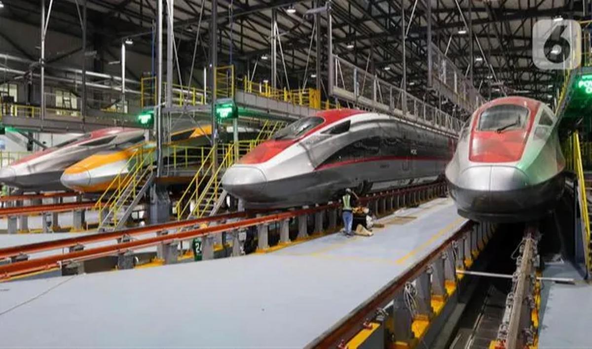Sebelumnya, Presiden Joko Widodo atau Jokowi menjadwalkan, Kereta Cepat Jakarta-Bandung akan diresmikan pada awal Oktober 2023.