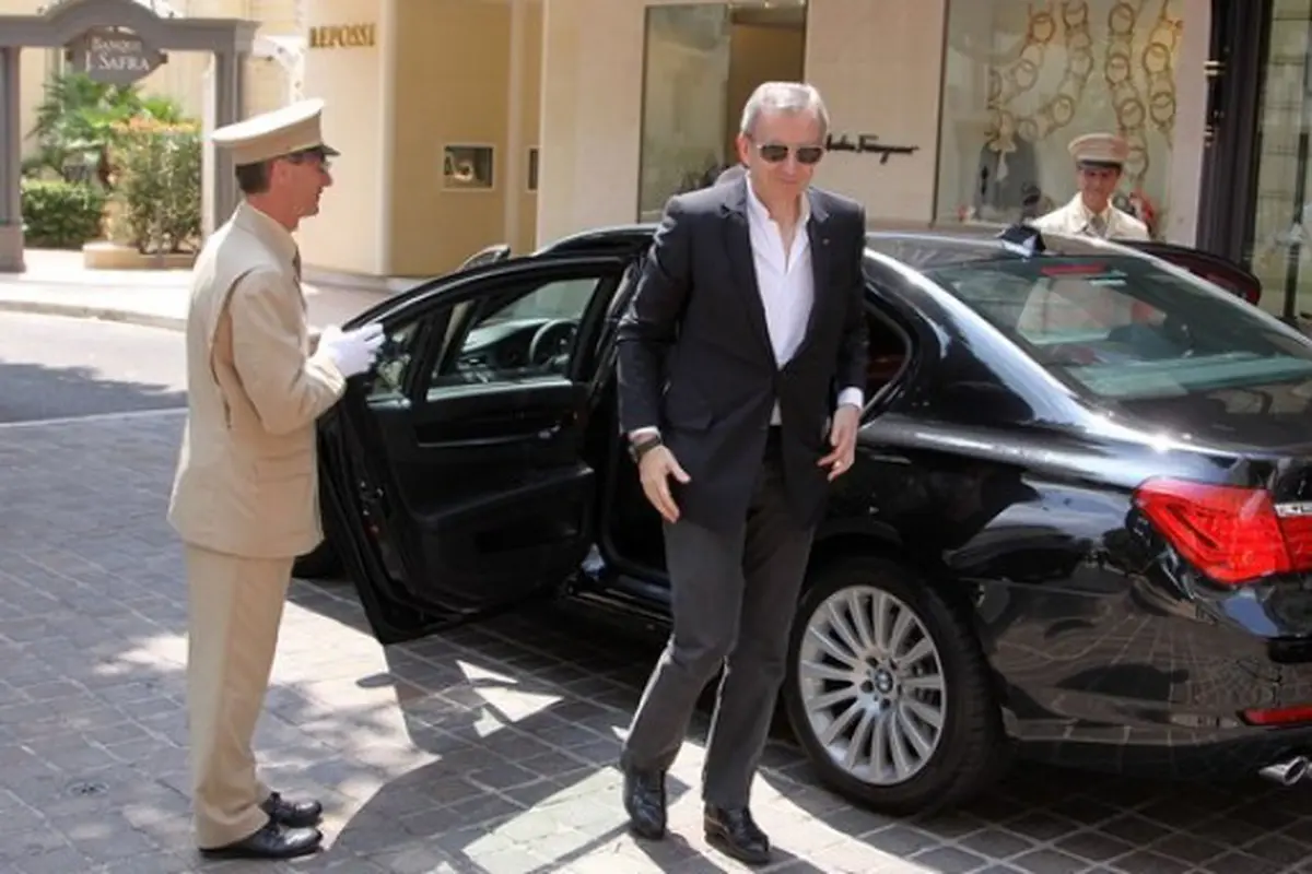 BMW Seri 7 Bernard Arnault (bornrich)