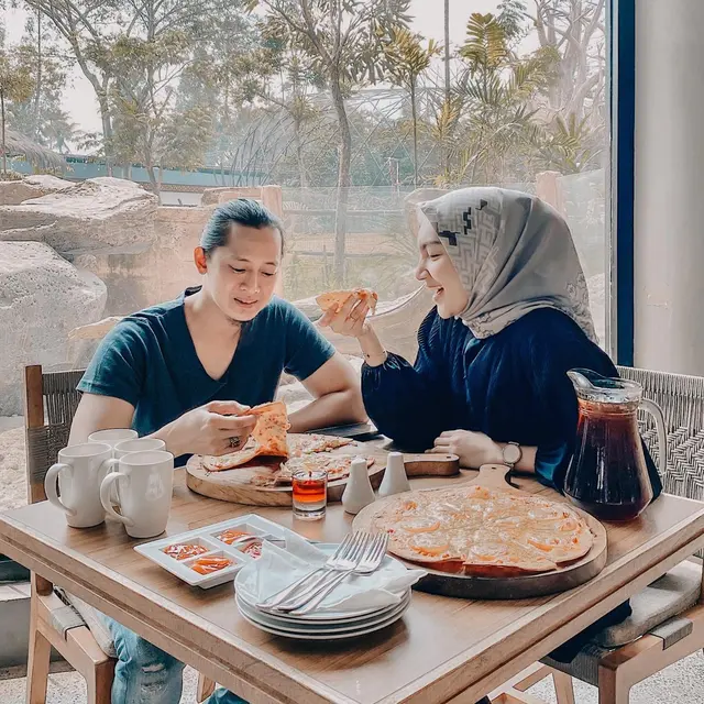 Rumah Tangga Terlihat Adem, Ini 6 Potret Melody Prima dan Suami Telah Resmi Cerai