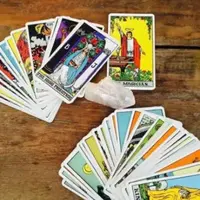 Menurut tebaran kartu tarot, hari ini adalah hari yang menyenangkan. (Sumber foto: mindbodygreen.com)