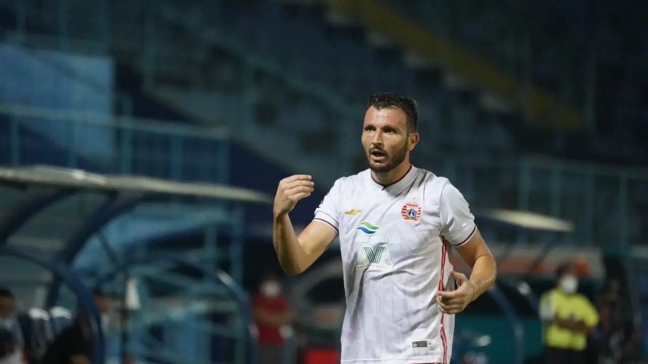 Bek Persija Jakarta, Marco Motta.