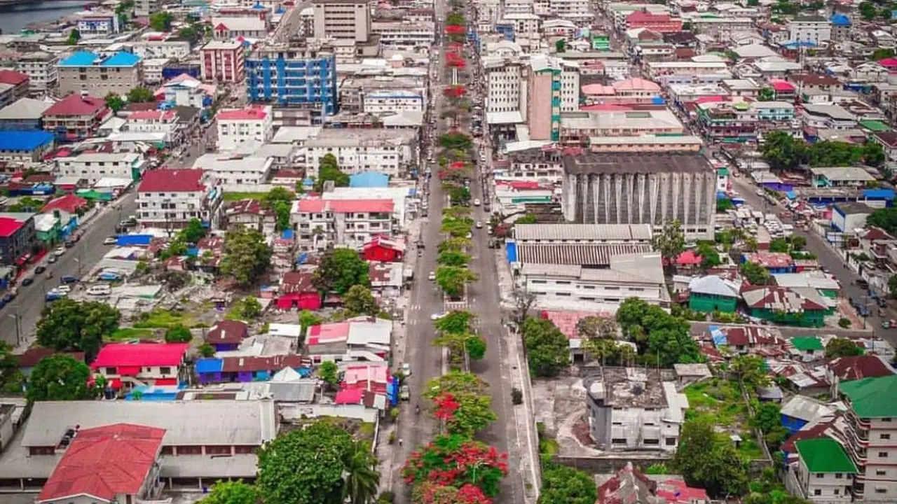 Pemandangan dari atas kota di Liberia