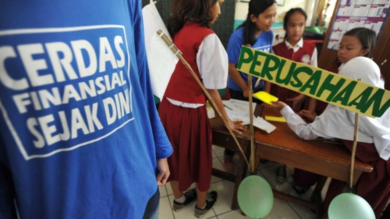 Keceriaan siswa SD belajar mengatur keuangan sejak dini