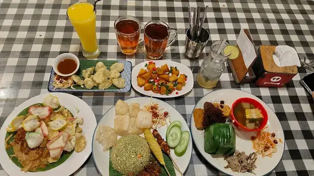 Gado-Gado Mak Gobang BSD / Gmaps Siti Masrifah