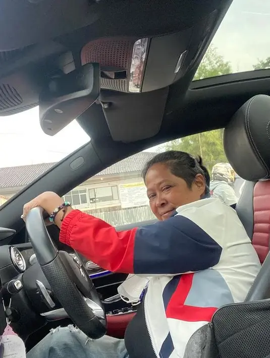 [Instagram/sutykarno]