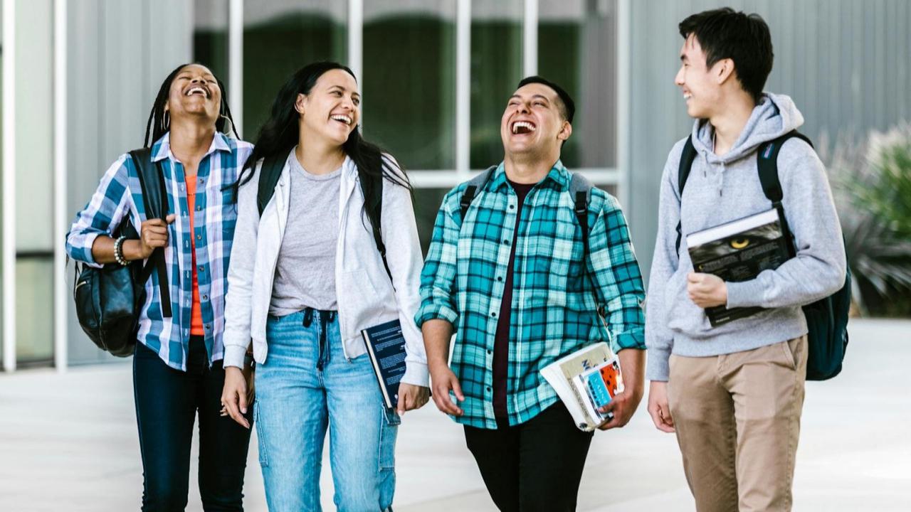 Survei Terbaru Ungkap 10 Jurusan Kuliah yang Lulusannya Sulit Dapat Kerja