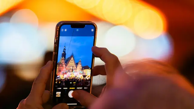 Dampak Jangka Panjang dari Paparan Handphone pada Hormon Wanita