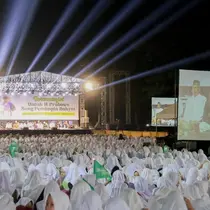 Puluhan ribu santri, kiai dan ibu nyai Nahdlatul Ulama (NU) di Jawa Timur menghadiri acara ‘Jawa Timur Bermunajat untuk H Prabowo Pemimpin Berdaulat dan Petugas Rakyat’ yang berlangsung di Pondok Pesantren An Nur 2 Al Murtadlo, Malang. (Ist)