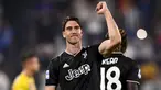 Dusan Vlahovic kembali unjuk kebolehan bersama Juventus di pekan ke-4 Liga Italia 2022/2023, Kamis (1/9/2022) dini hari WIB. Saat menjamu Spezia, Juventus berhasil menang 2-0 atas tamunya tersebut, di mana salah satu gol Si Nyonya Tua kembali dicetak Dusan Vlahovic lewat aksi tendangan bebas kaki kirinya seperti yang ia lakukan di pekan sebelumnya saat menghadapi AS Roma. (LaPresse via AP/Fabio Ferrari)
