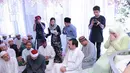 Bukan penantian yang sia-sia setelah 11 tahun lamanya menunggu kehadiran buah hati. Kini Siti Nurhaliza dan Datuk Seri Khalid telah dikaruniai seorang anak perempuan yang diberi nama Siti Aafiyah. (Instagram/ctdk)