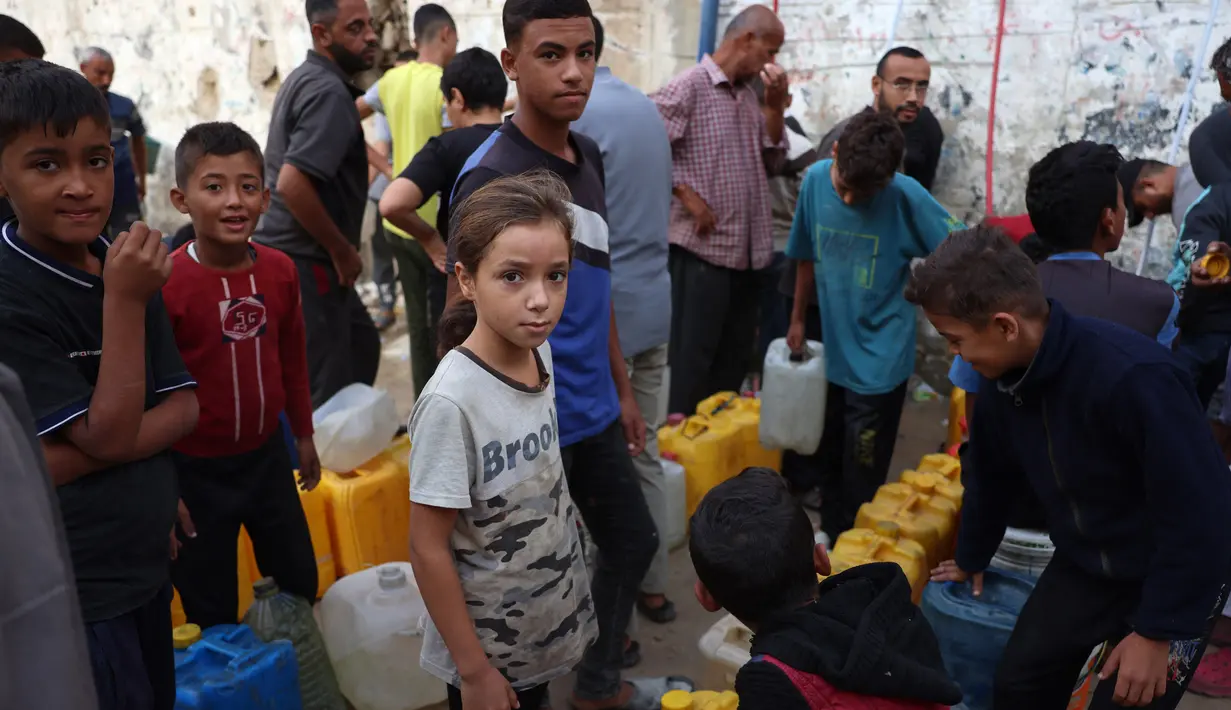 Hal ini akibat blokade listrik, air, bahan bakar, dan bahan pangan di tengah berlanjutnya gempuran Israel di Gaza. (BASHAR TALEB/AFP)