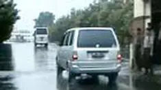 Tiga orang yang diduga teroris asal Sukoharjo dan Solo, Jawa Tengah, sore tadi tiba di Mako Brimob, Kelapa Dua, Depok, Jawa Barat. Tak terlihat pengawalan ketat dari Densus 88 yang mengirim ketiga teroris tersebut. 