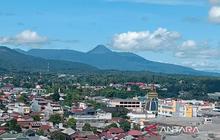 Badan Geologi Imbau Pendaki Jauhi Radius 1,5 Km dari Puncak Gunung Soputan