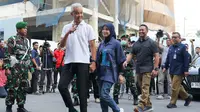 Terihat istri Ganjar, Siti Atiqoh Supriyanti, turut mendampingi. (Liputan6.com/Herman Zakharia)