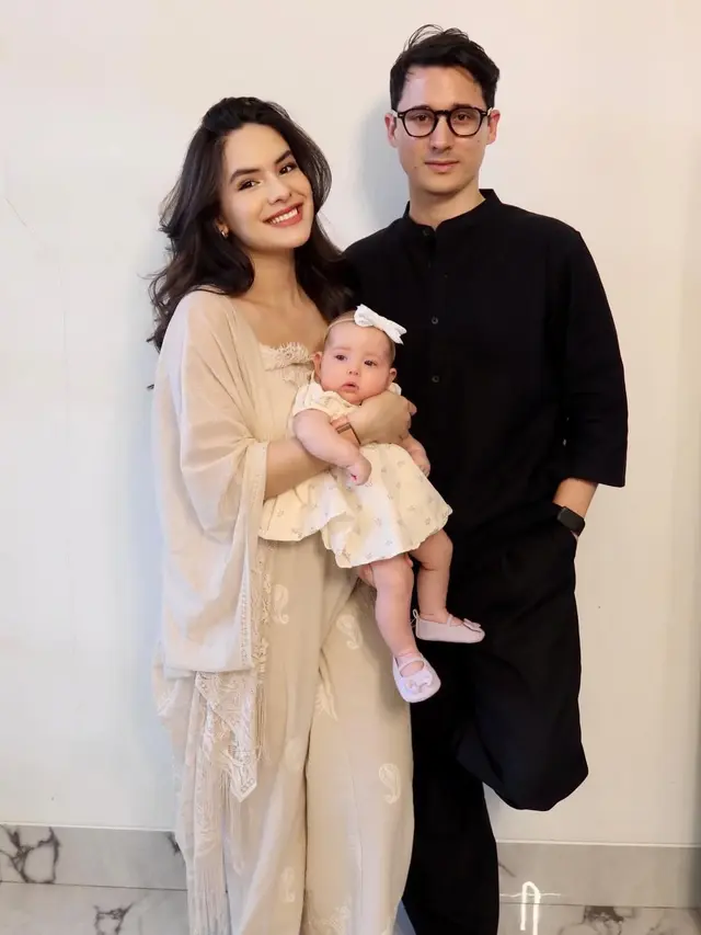 Gaya Aaliyah Massaid dan Steffi Zamora Rayakan Lebaran Perdana sebagai Ibu, Elegan dan Penuh Kehangatan