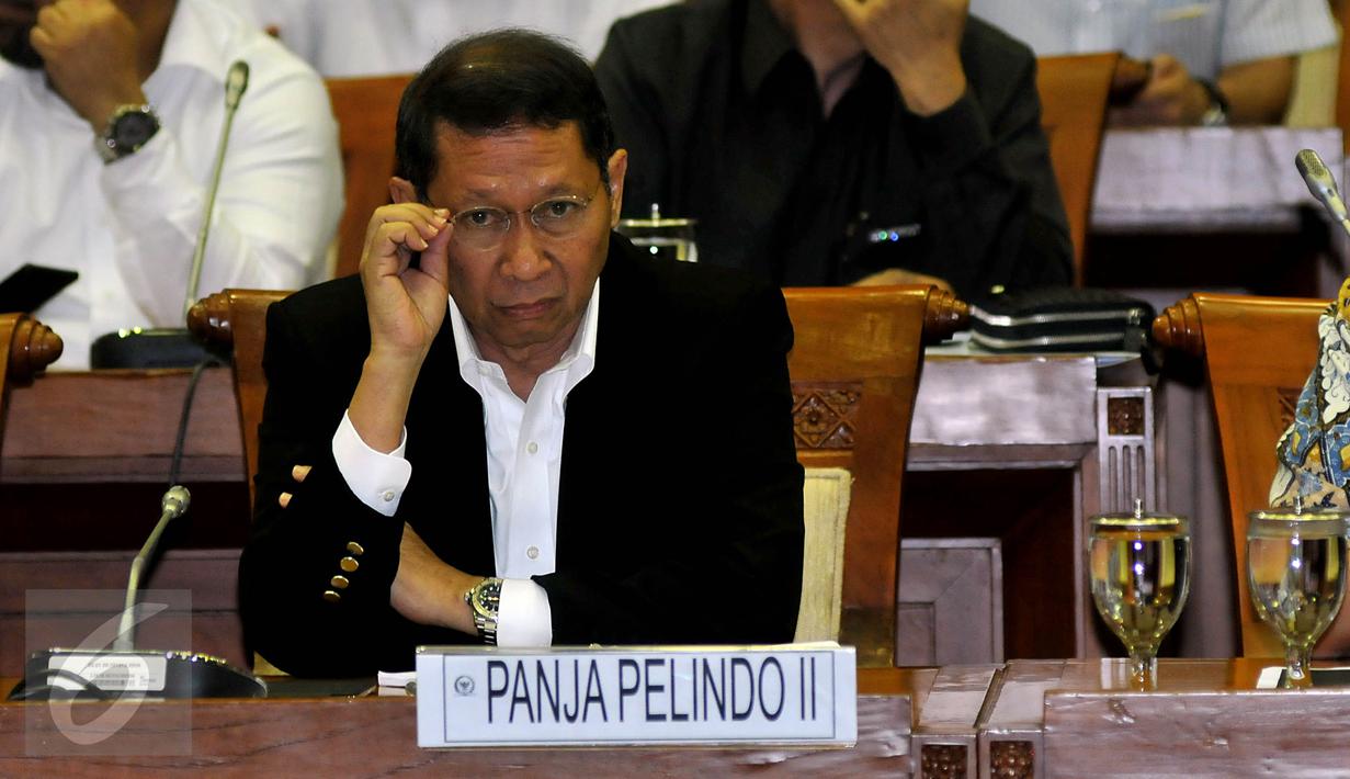 Dirut PT Pelindo II, Robert Joost (RJ) Lino saat menghadiri rapat pembentukan Panja Pelindo II bersama Komisi VI DPR RI, Jakarta, Rabu (14/9/2015). Rapat membahas perkembangan kasus hukum dugaan korupsi crane di Pelindo II. (Liputan6.com/Johan Tallo)