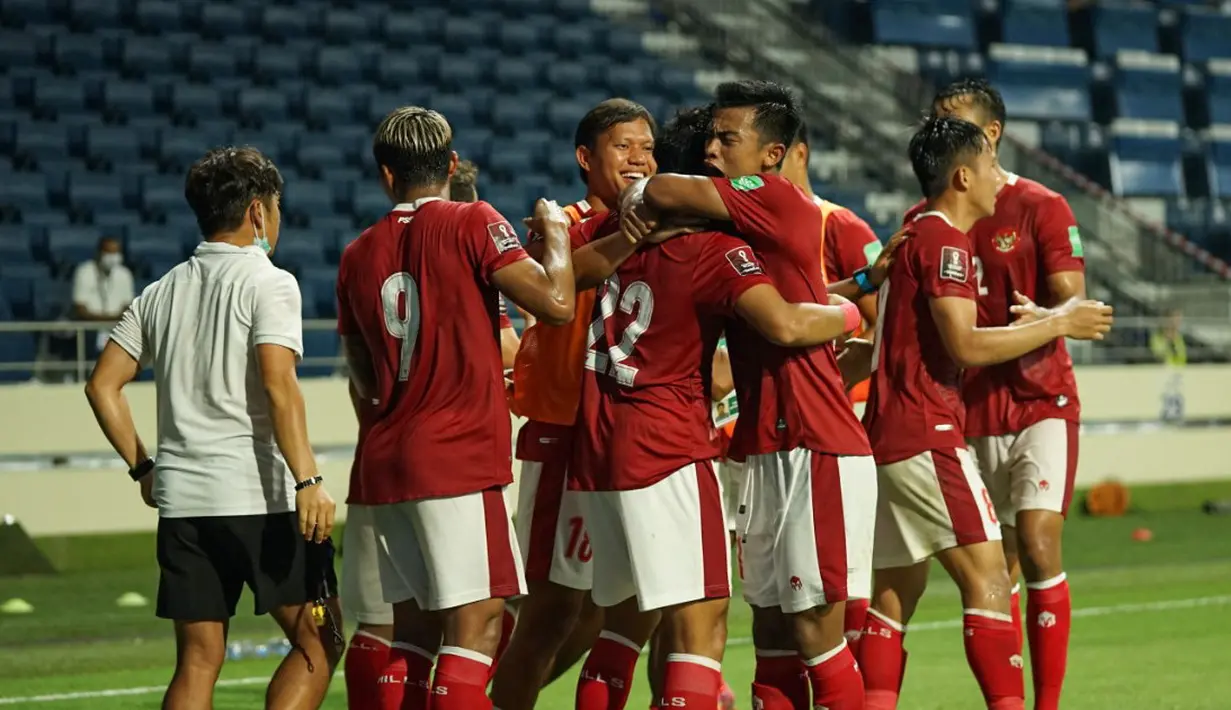 Akhirnya pada menit ke-59, Evan Dimas berhasil memaksa Kiper Thailand, Siwarak Tedsungoen, memungut bola dari gawangnya. Umpan terobosan ciamik Egy Maulana ke kotak pinalti berhasil dituntaskan Evan Dimas yang lolos dari jebakan offside. Indonesia Imbang 2-2 atas Thailand. (Foto: Dok. PSSI)