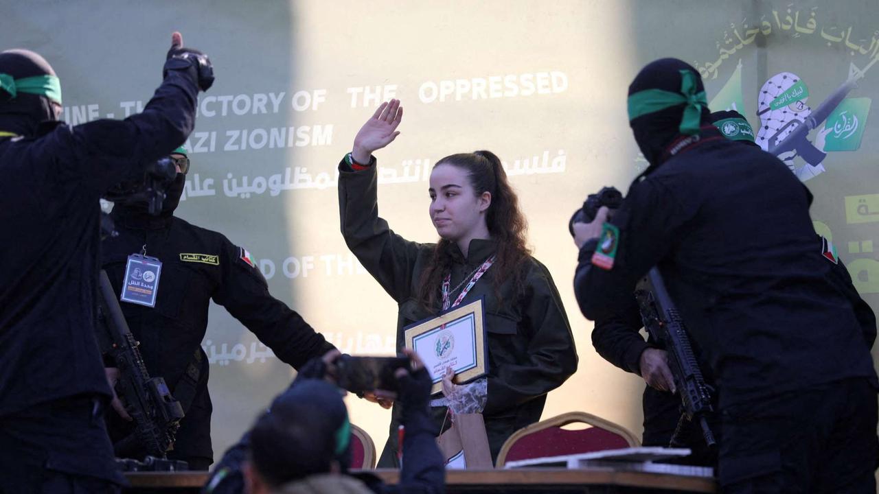 Hamas Bebaskan Tentara Wanita Israel yang Disandera