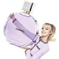 Angèle, sebagai duta dari kampanye terbaru untuk parfum CHANEL CHANCE EAU SPLENDIDE. [Dok/CHANEL].