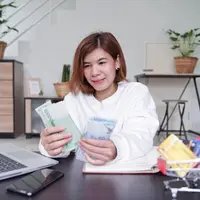 Mengatur anggaran./Copyright shutterstock.com/g/Phongphun+Sarawong