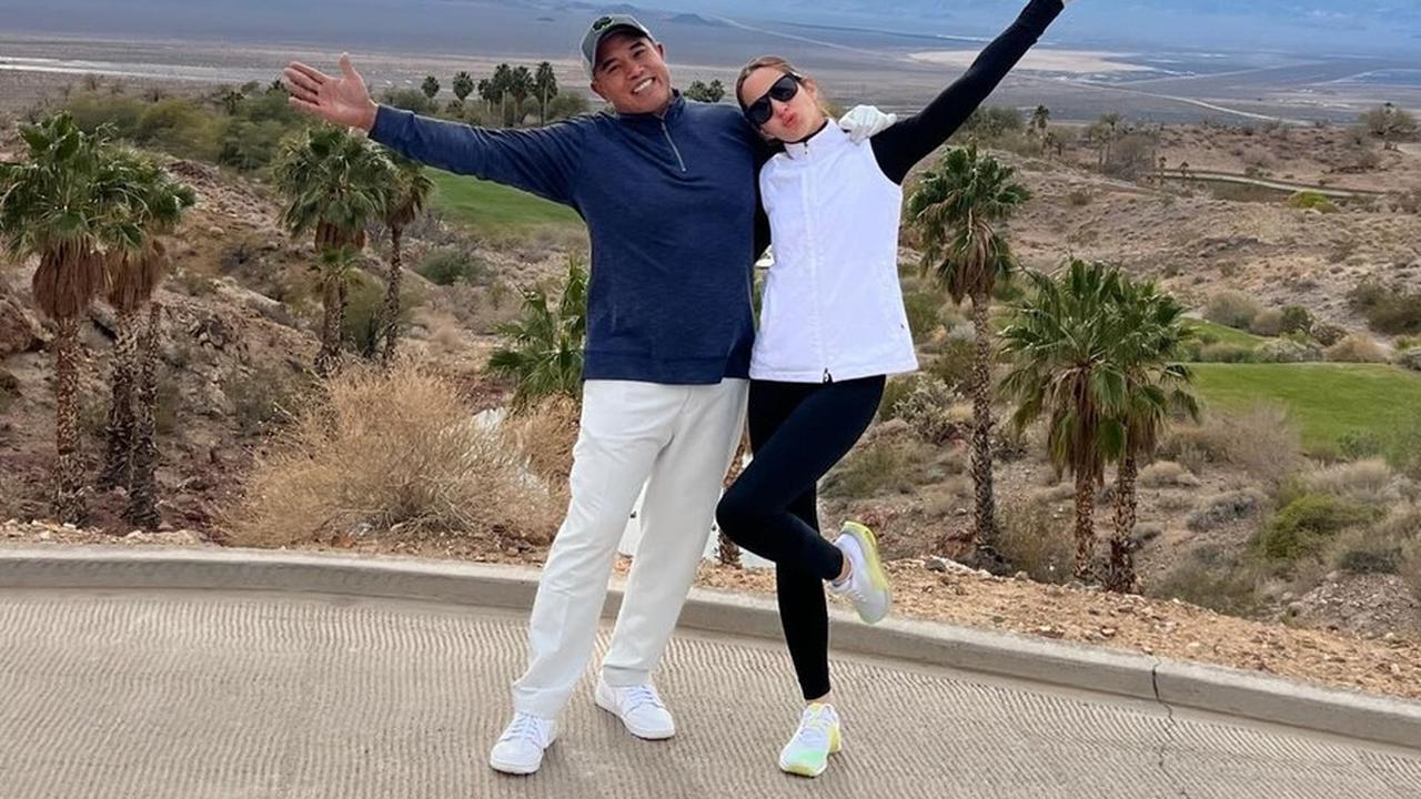 Seru Abis! Potret Nia Ramadhani & Ardi Bakrie Main Golf di Amerika dengan Pemandangan Super Cantik