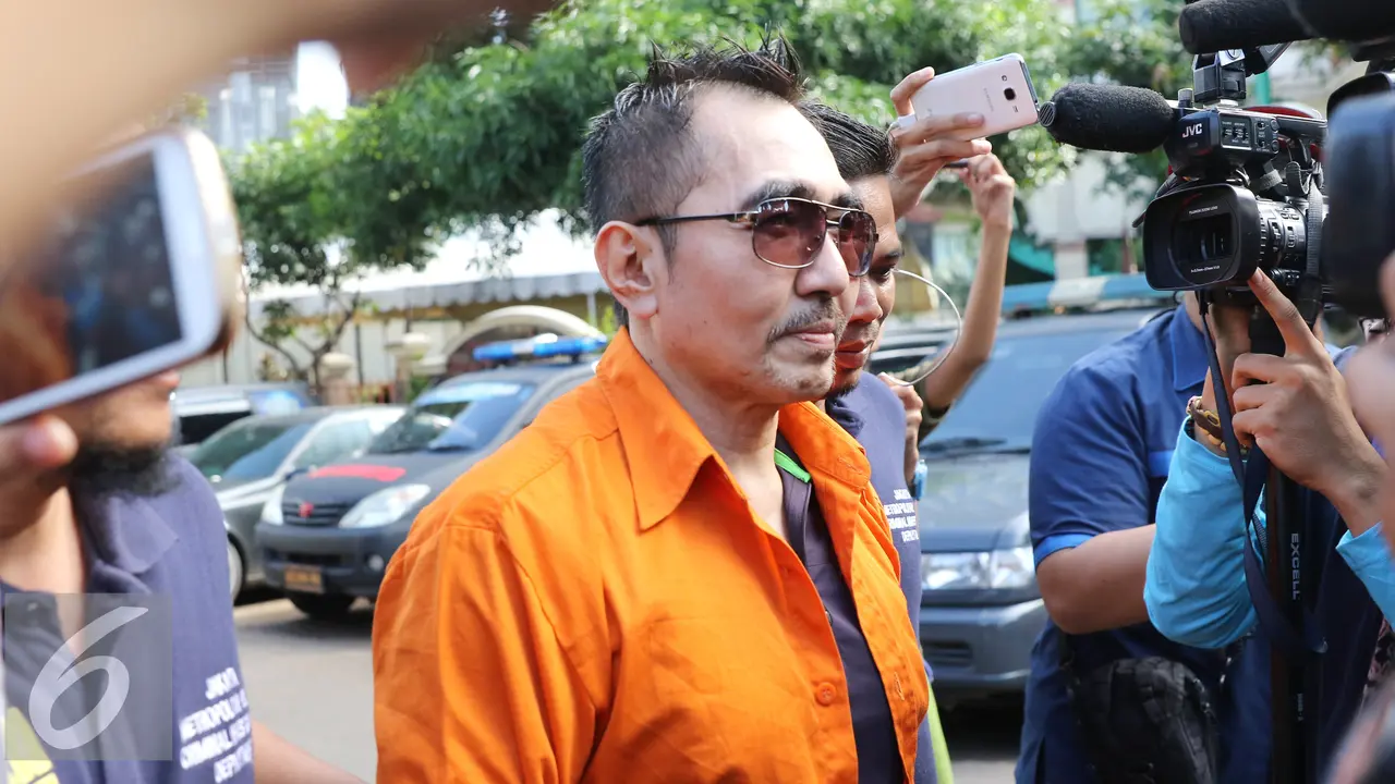 20161025-AA-Gatot-di-bawa-ke-Polda-HZ3