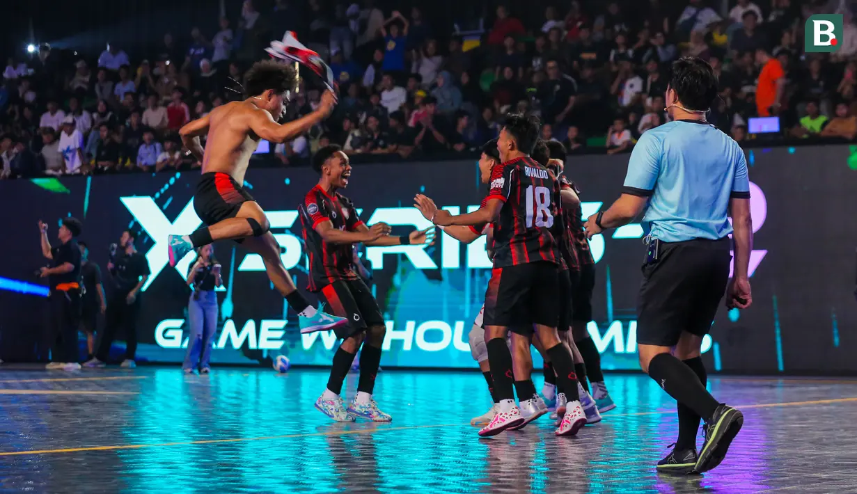 Pemain Grim Reaper merayakan kemenangan timnya atas Nova Titans dalam laga final Futsal X Series 2 di GOR UNJ, Rawamangun, Jakarta, Minggu (18/01/2026). (Bola.com/Bagaskara Lazuardi)