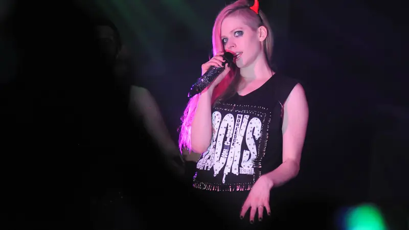 Avril Lavigne_20140312