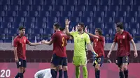 Reaksi para pemain Spanyol di akhir pertandingan sepak bola putra melawan Argentina di Olimpiade Musim Panas 2020, Rabu, 28 Juli 2021, di Saitama, Jepang. (AP/Martin Mejia)
