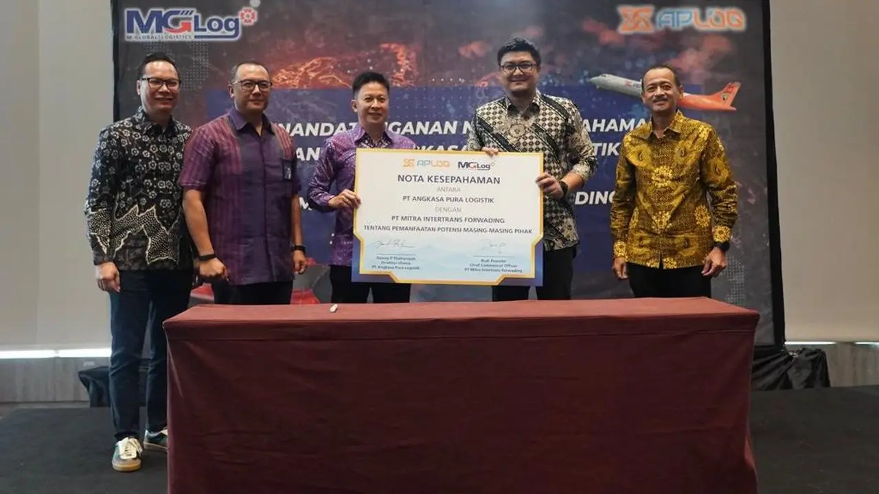 PT Angkasa Pura I (Persero) menggandeng PT Mitra Intertrans Forwarding (MGLOG) guna memaksimalkan layanan logistik maskapai yang dituangkan dalam nota kesepahaman. (Dok AP I)