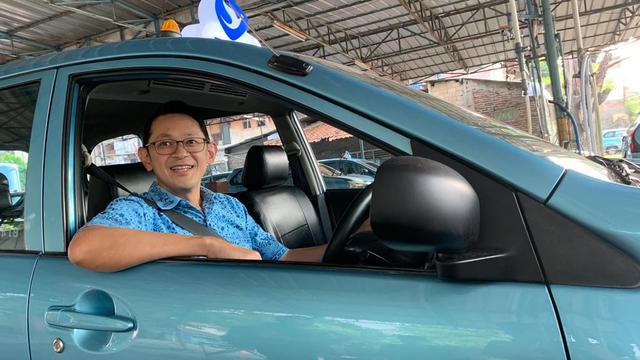 PT Blue Bird Tbk memulai kampanye “Standar Nyaman Indonesia” (SNI). Direktur Utama PT Blue Bird Tbk, Adrianto (Andre) Djokosoetono mengatakan, kampanye ini hadir dari filosofi layanan Bluebird yaitu Aman, Nyaman, Mudah dan Personalised (ANDAL).