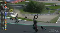 Crash di MotoGP Austria 2020. (Twitter)