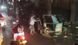 Mobil Jip Seruduk Pedagang dan Pengendara Motor di Sukabumi