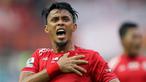Bek Persija Jakarta, Maman Abdurahman, merayakan kemenangan atas Bali United pada laga Piala Indonesia 2019 di Stadion Wibawa Mukti, Minggu (5/5). Persija menang 1-0 atas Bali United. (Bola.com/M Iqbal Ichsan)