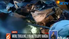 Evakuasi harus dilakukan dengan hati-hati. Untuk mengeluarkan korban yang terjepit, petugas harus membongkar bagian depan sasis mobil.