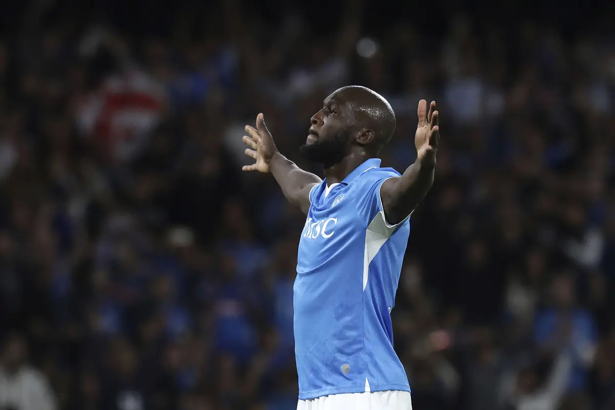 Foto: Gol 25 Detik McTominay dan Penalti Dingin Lukaku saat Bawa Napoli Tumbangkan Como di Liga Italia