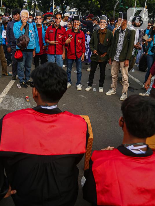 Massa pendukung Prabowo-Gibran juga berharap MK dapat membuat keputusan tanpa intervensi dari berbagai pihak luar. (Liputan6.com/Angga Yuniar)