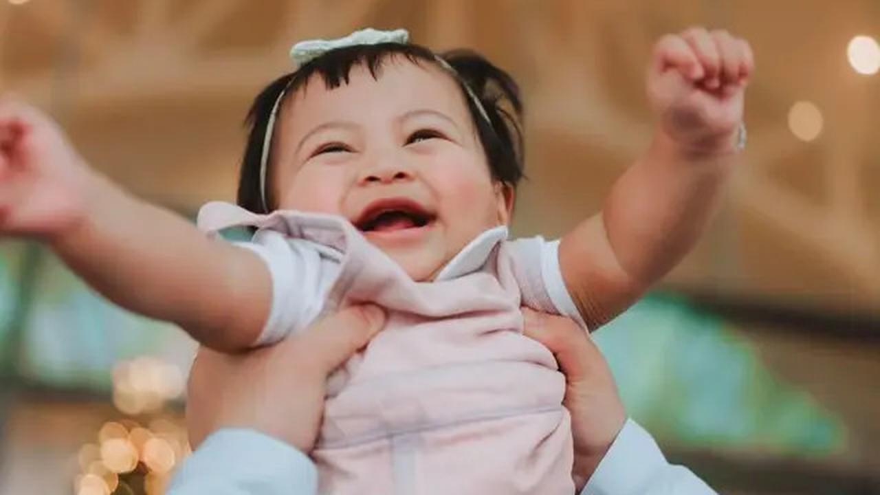 Baby Lily, Anak Raffi Ahmad dan Nagita Slavina, Siap Menyambut 2025 dengan Senyum Menggemaskan!