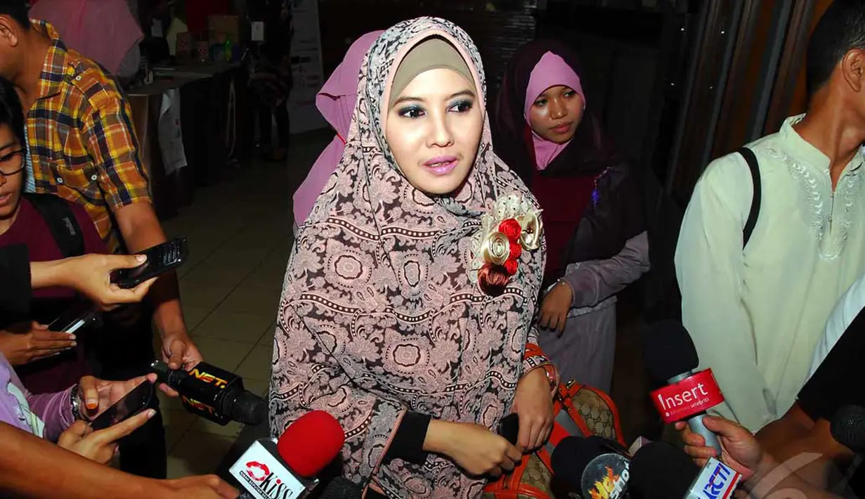 Peggy Melati Sukma mengaku mengetahui kabar tentang hilangnya Wisnu Tjandra, Jakarta, Sabtu (24/5/2014) (Liputan6.com/Miftahul Hayat)